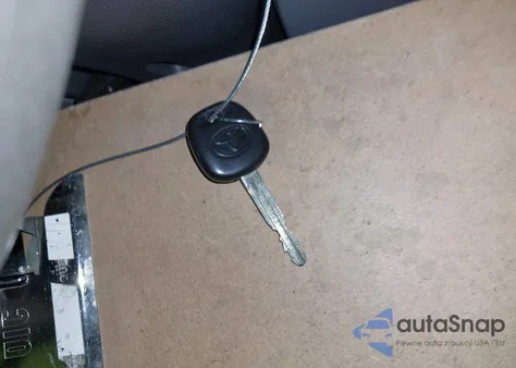 2008 Toyota Corolla Ce z USA, uszkodzony, nr VIN 2T1BR32E98C932966